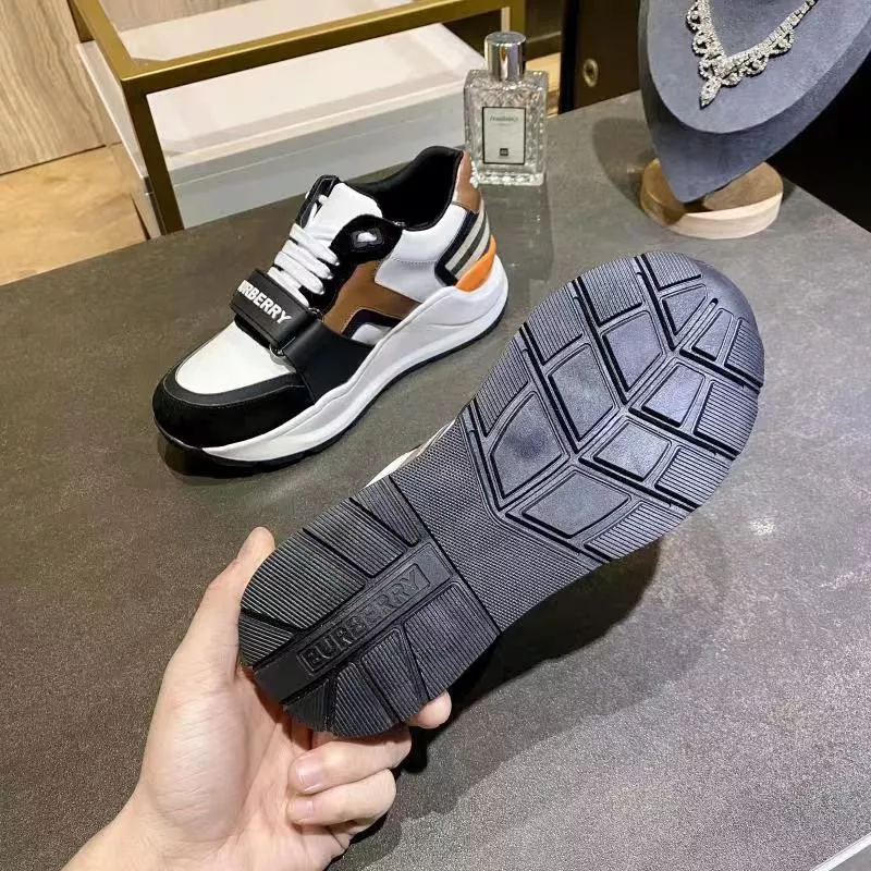 Burberry Casual Shoes For Men EyeCatching 7131