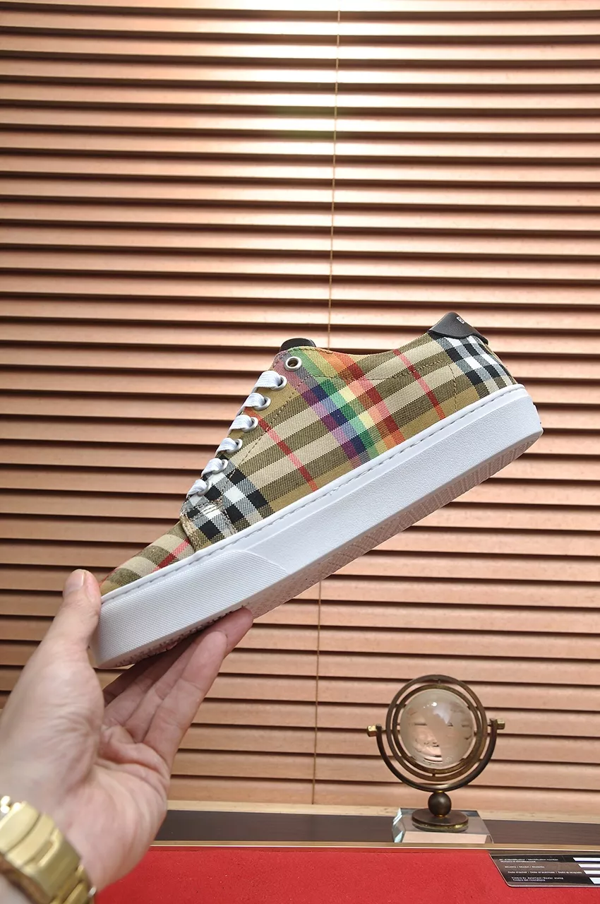 Burberry Casual Shoes For Men Fashionable 2964