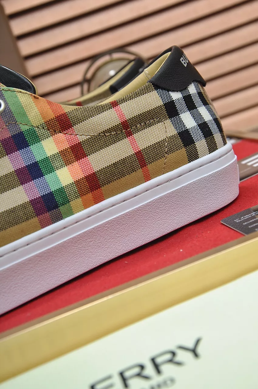 Burberry Casual Shoes For Men Fashionable 2964
