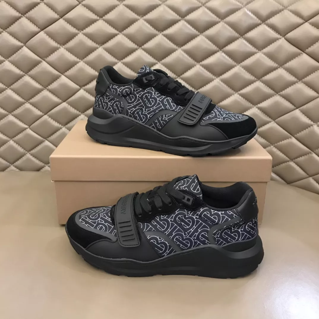 Burberry Casual Shoes For Men Fashionable 8128