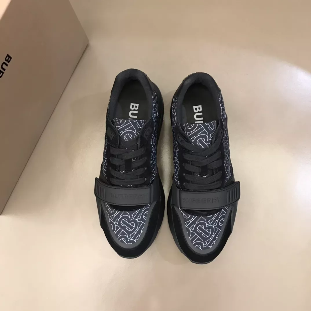 Burberry Casual Shoes For Men Fashionable 8128