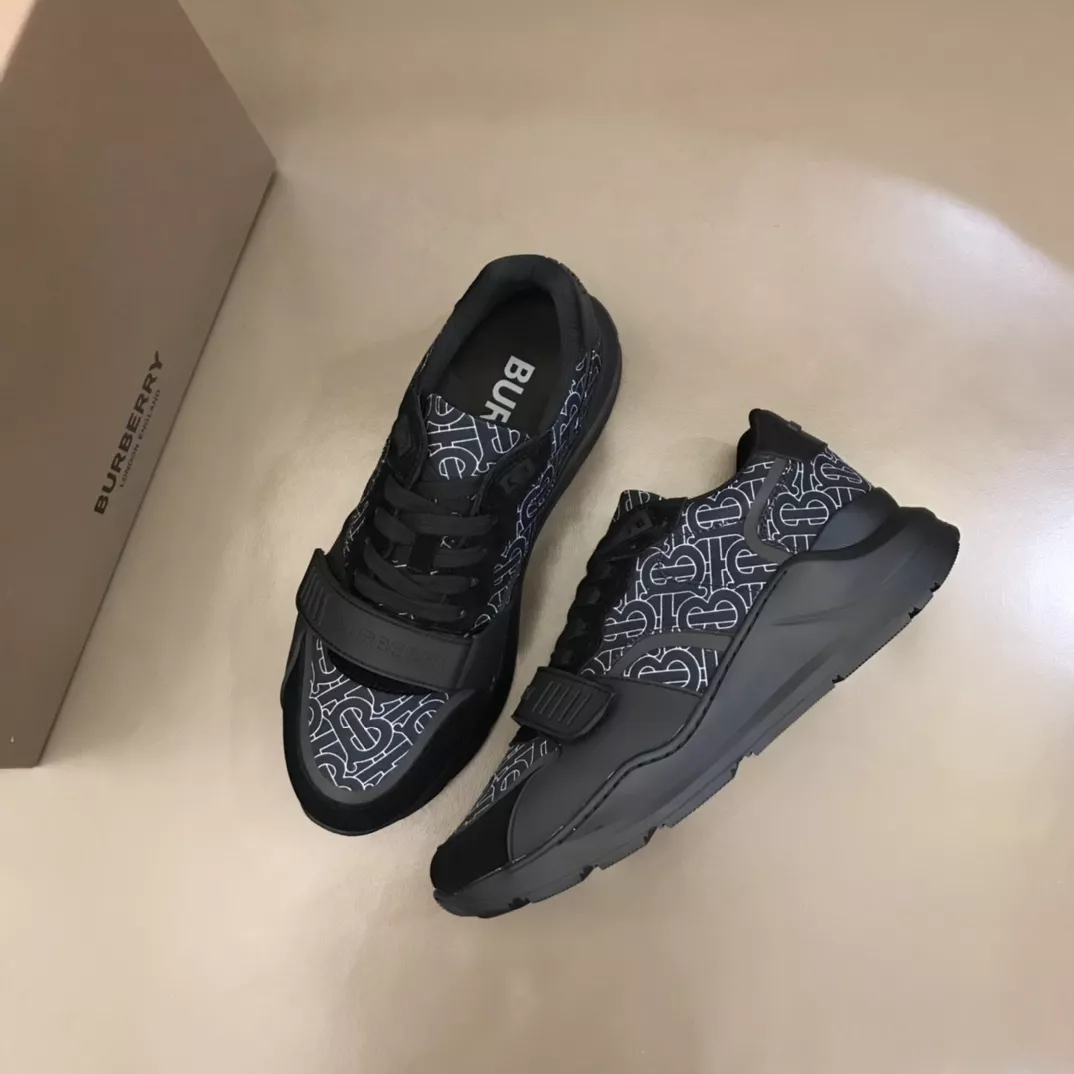 Burberry Casual Shoes For Men Fashionable 8128