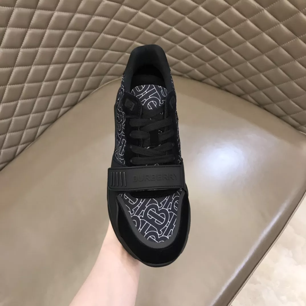 Burberry Casual Shoes For Men Fashionable 8128