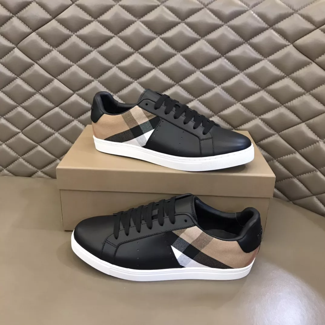 Burberry Casual Shoes For Men Flexible 3930