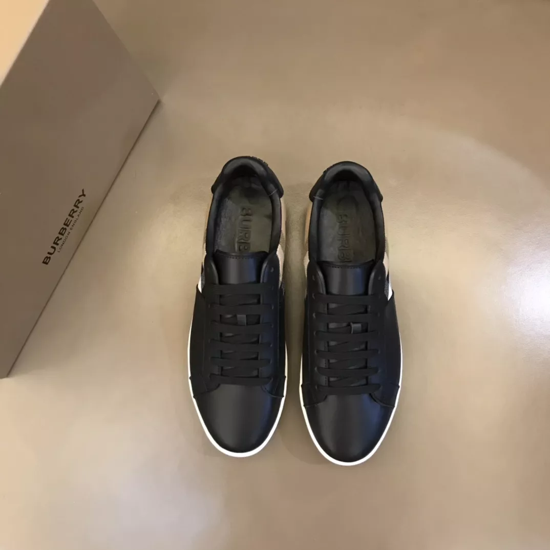 Burberry Casual Shoes For Men Flexible 3930