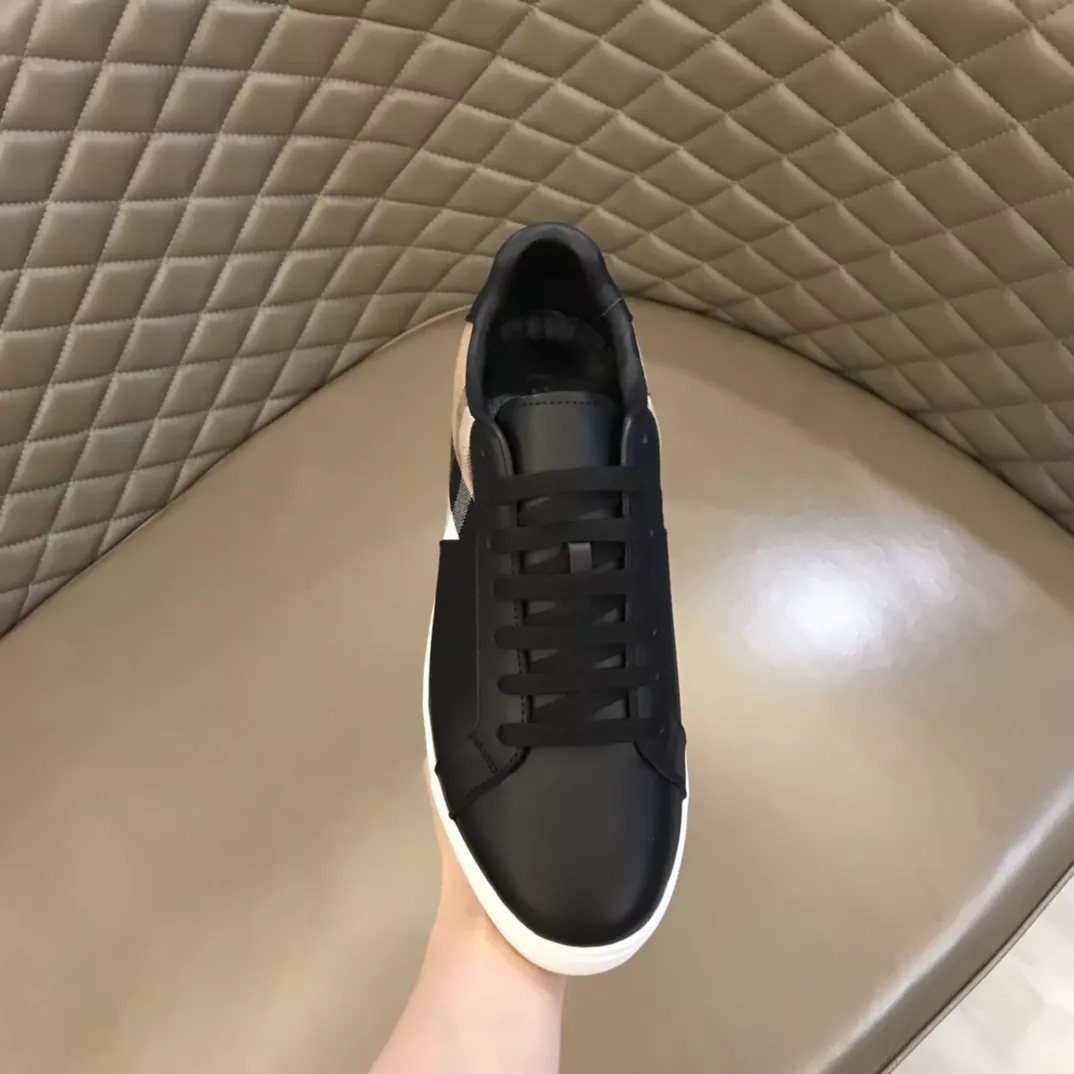 Burberry Casual Shoes For Men Flexible 3930