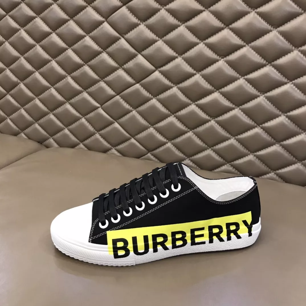 Burberry Casual Shoes For Men Flexible 9830