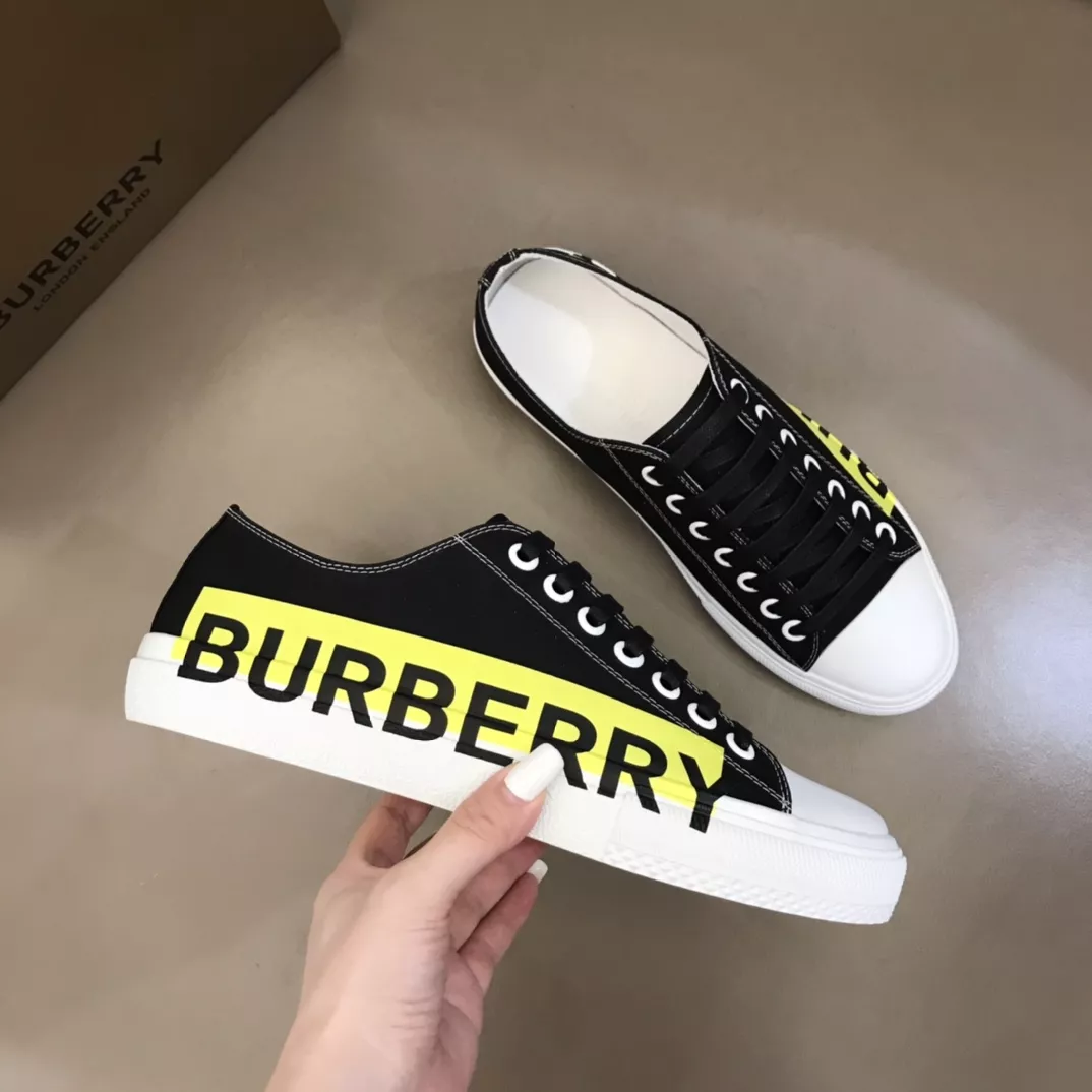 Burberry Casual Shoes For Men Flexible 9830