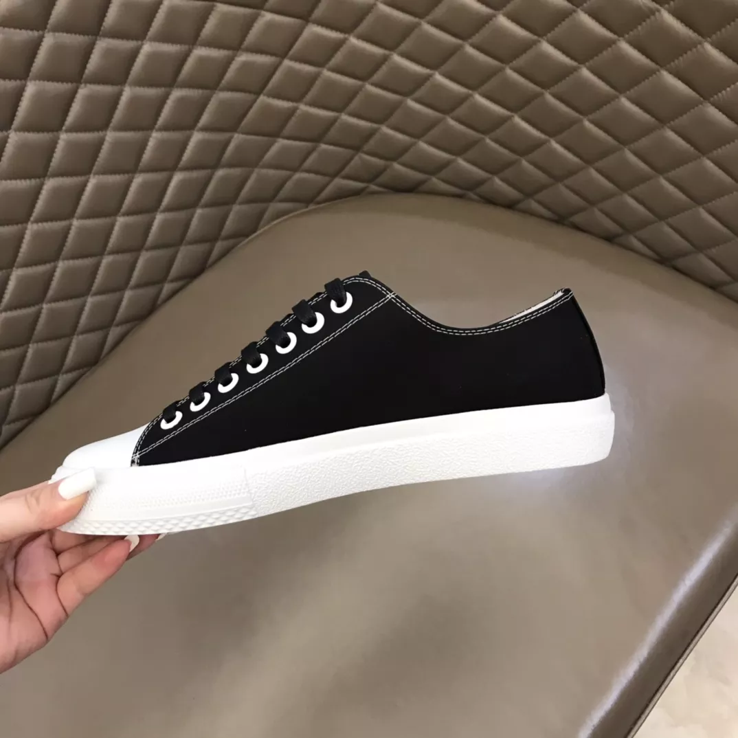Burberry Casual Shoes For Men Flexible 9830