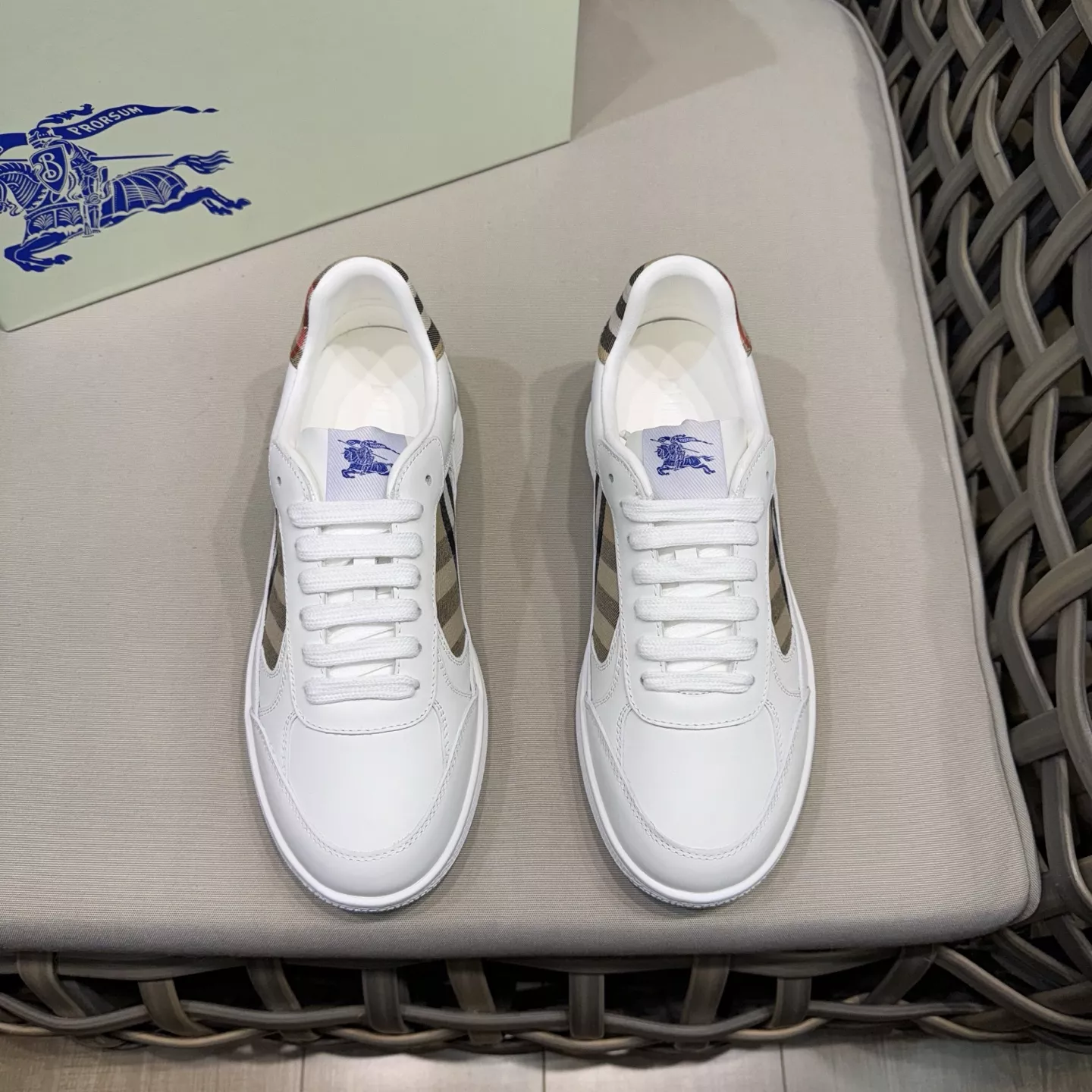 Burberry Casual Shoes For Men Functional 5015