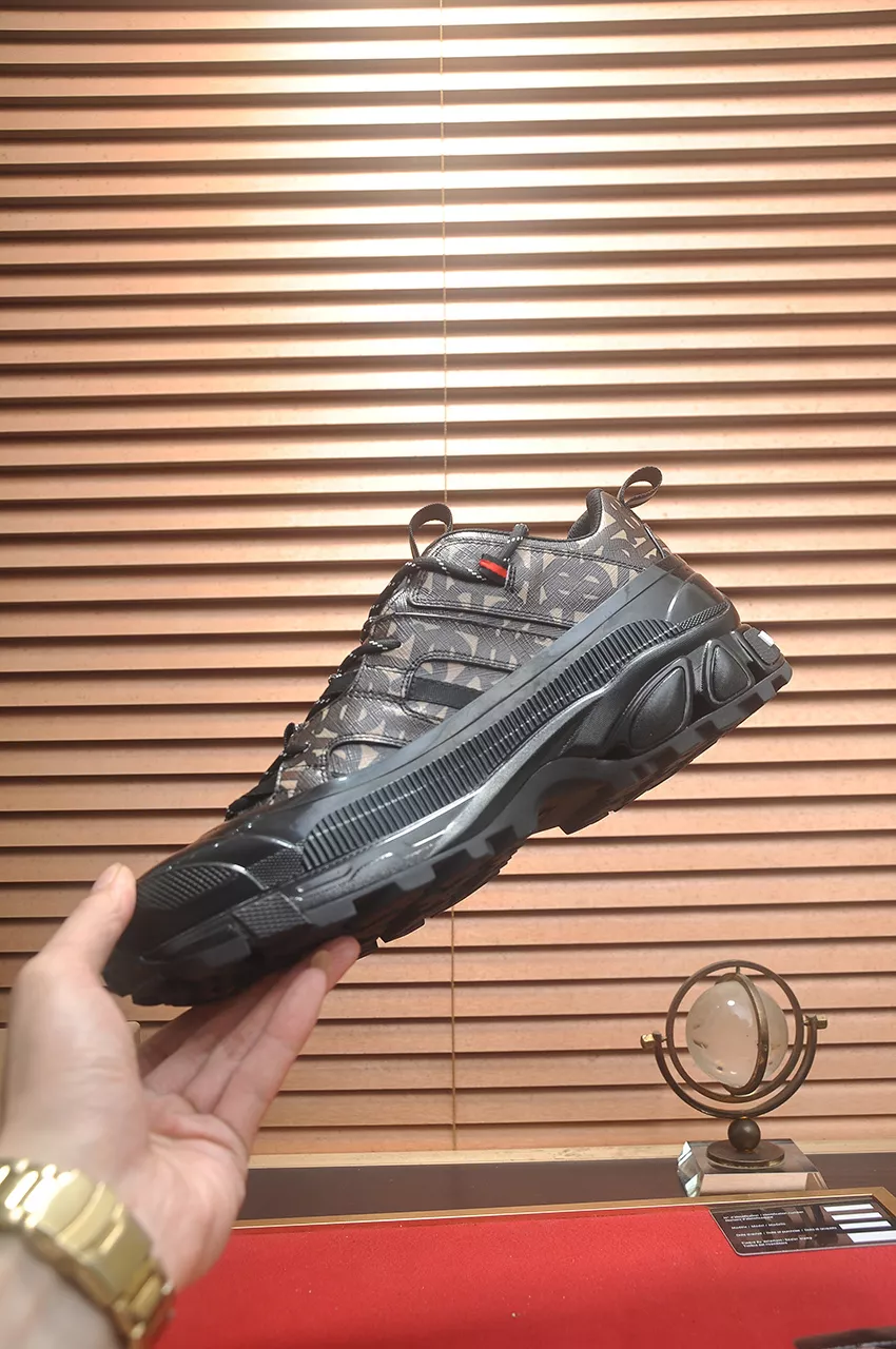 Burberry Casual Shoes For Men Functional 5707