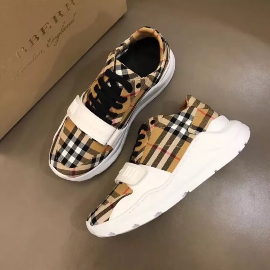 Burberry Casual Shoes For Men Functional 7011