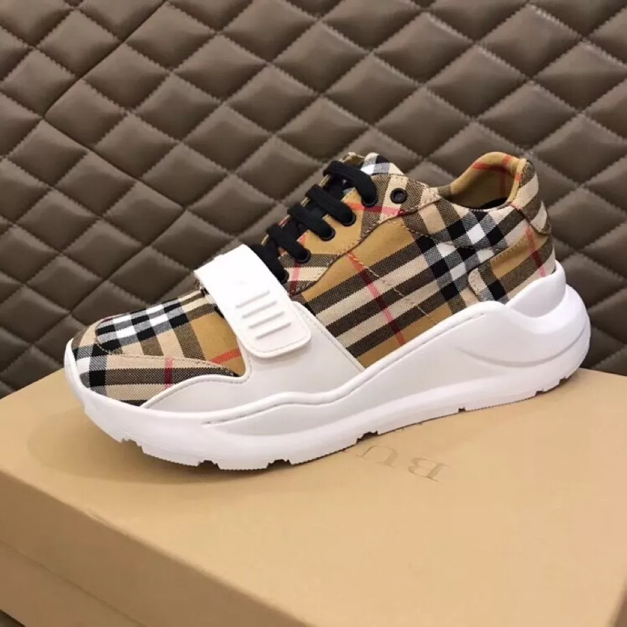 Burberry Casual Shoes For Men Functional 7011