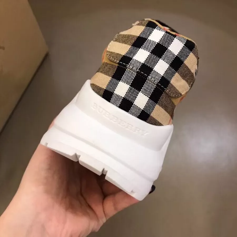 Burberry Casual Shoes For Men Functional 7011
