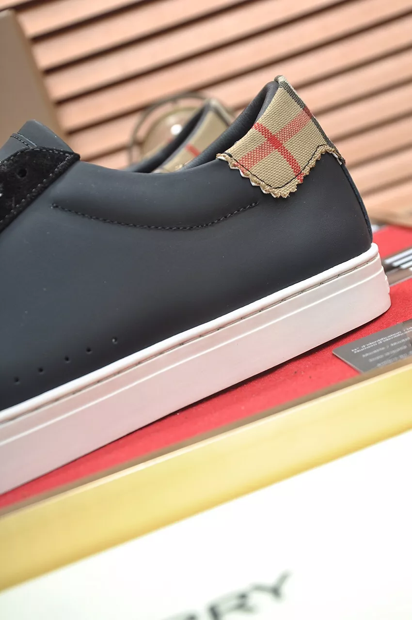 Burberry Casual Shoes For Men Functional 9979