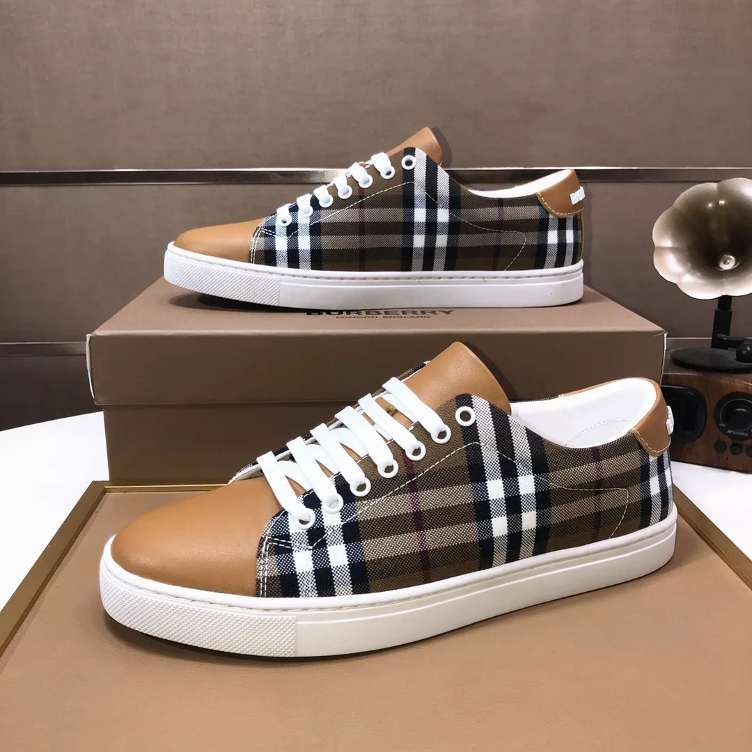 Burberry Casual Shoes For Men Lightweight 8657