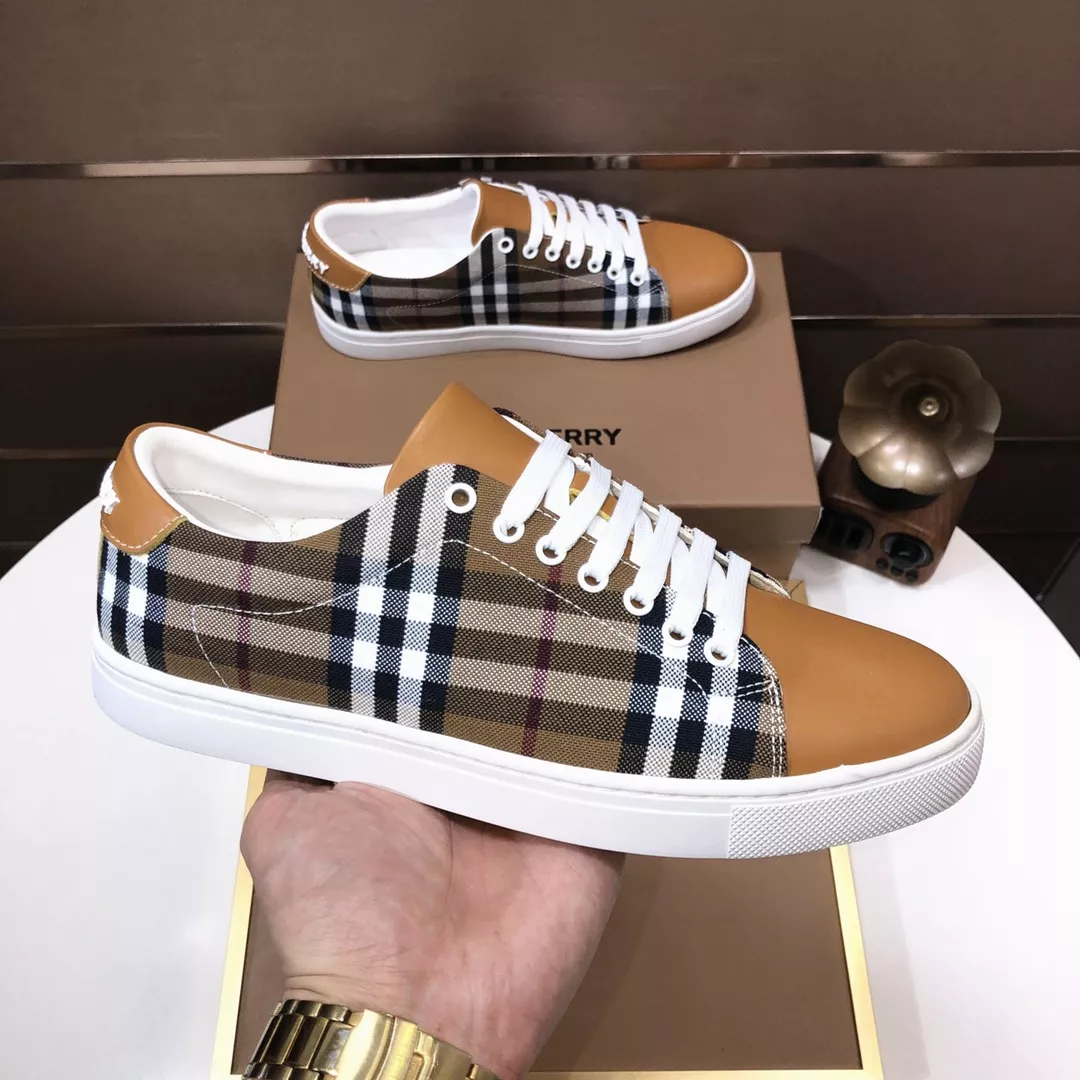 Burberry Casual Shoes For Men Lightweight 8657