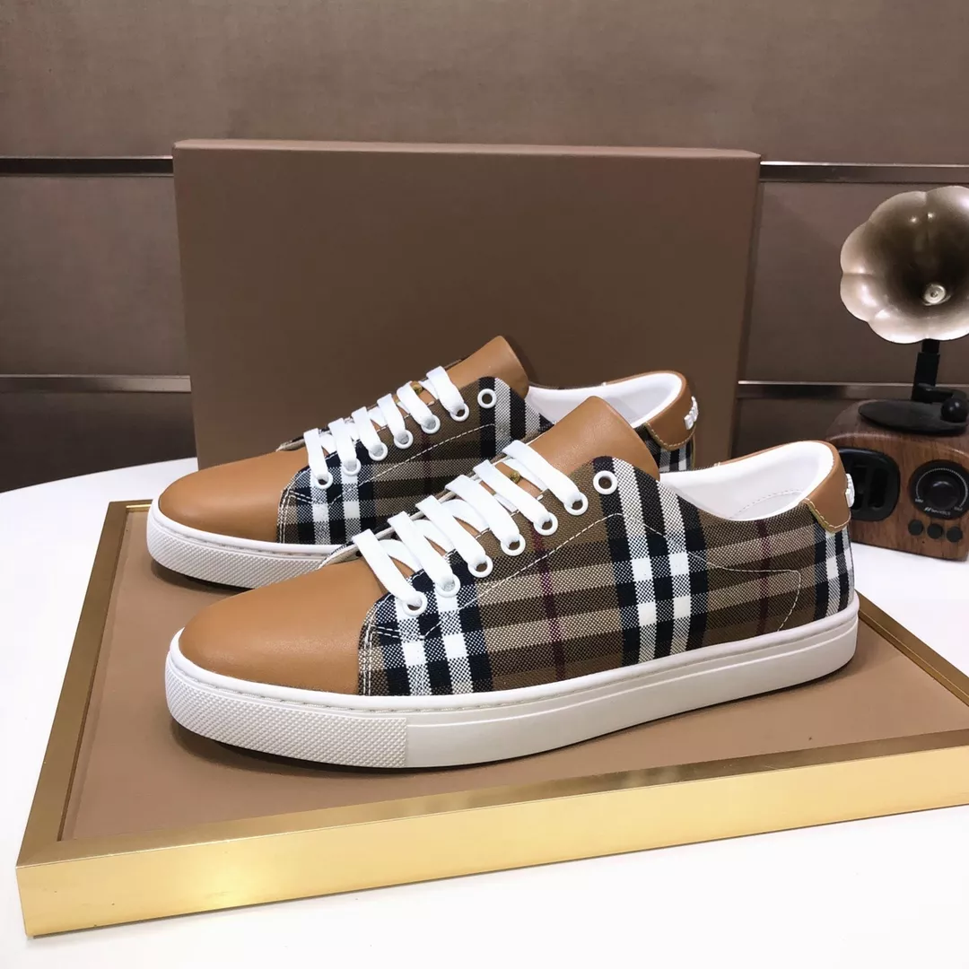 Burberry Casual Shoes For Men Lightweight 8657