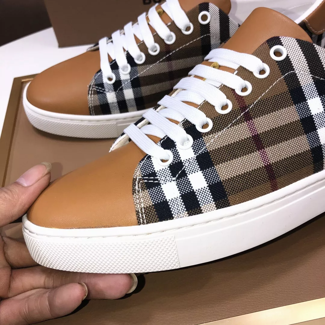 Burberry Casual Shoes For Men Lightweight 8657
