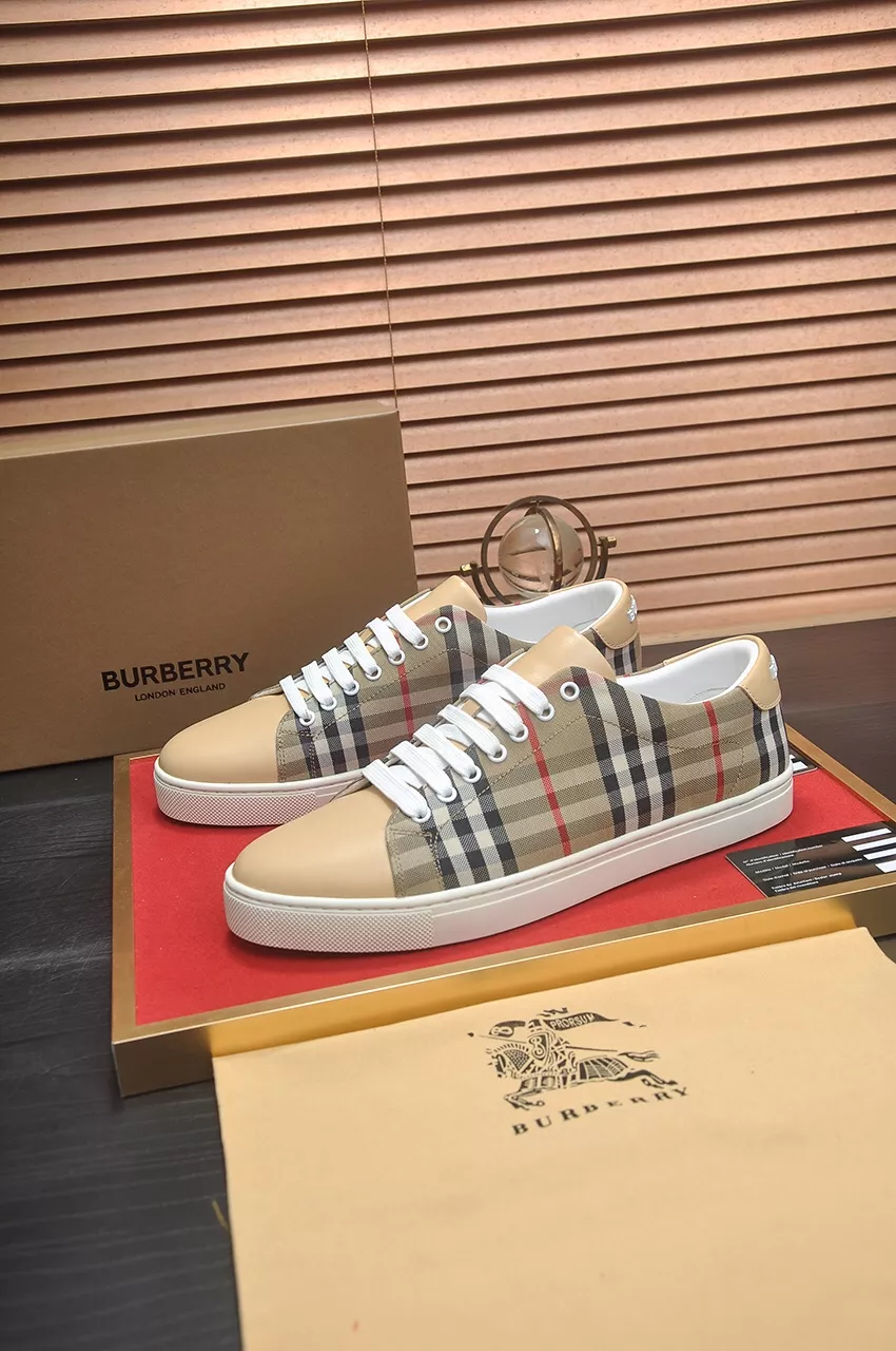 Burberry Casual Shoes For Men Minimalist 3656