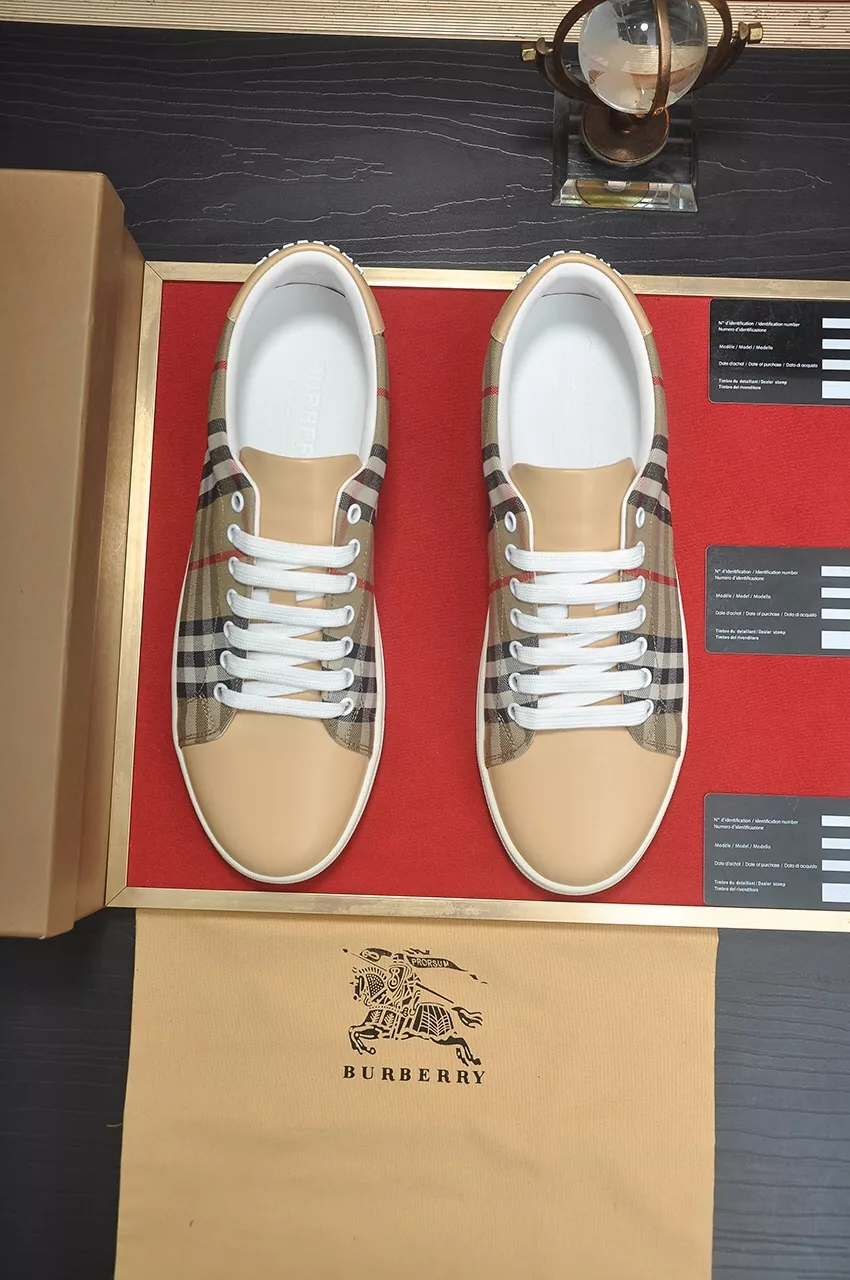 Burberry Casual Shoes For Men Minimalist 3656