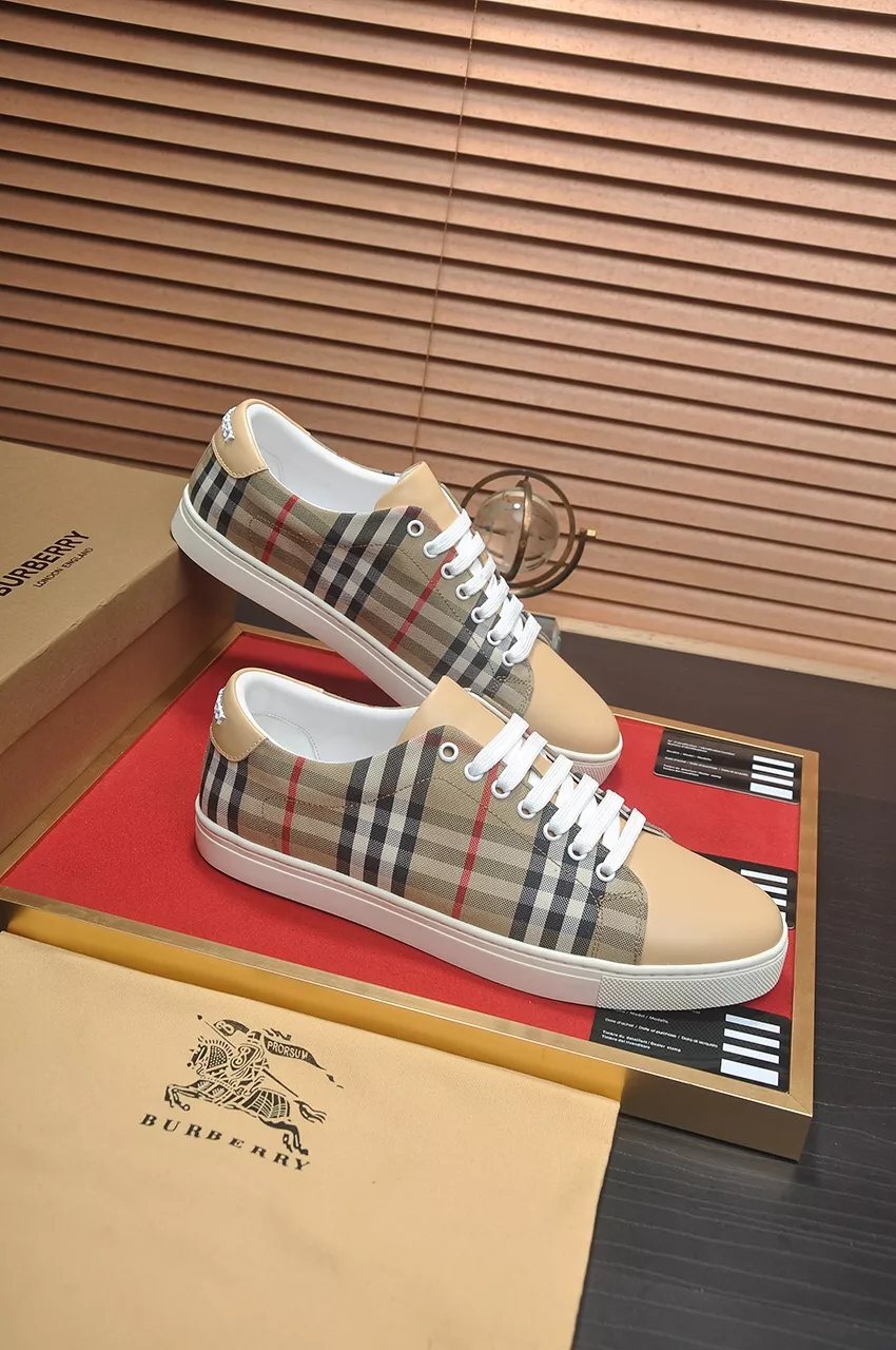 Burberry Casual Shoes For Men Minimalist 3656
