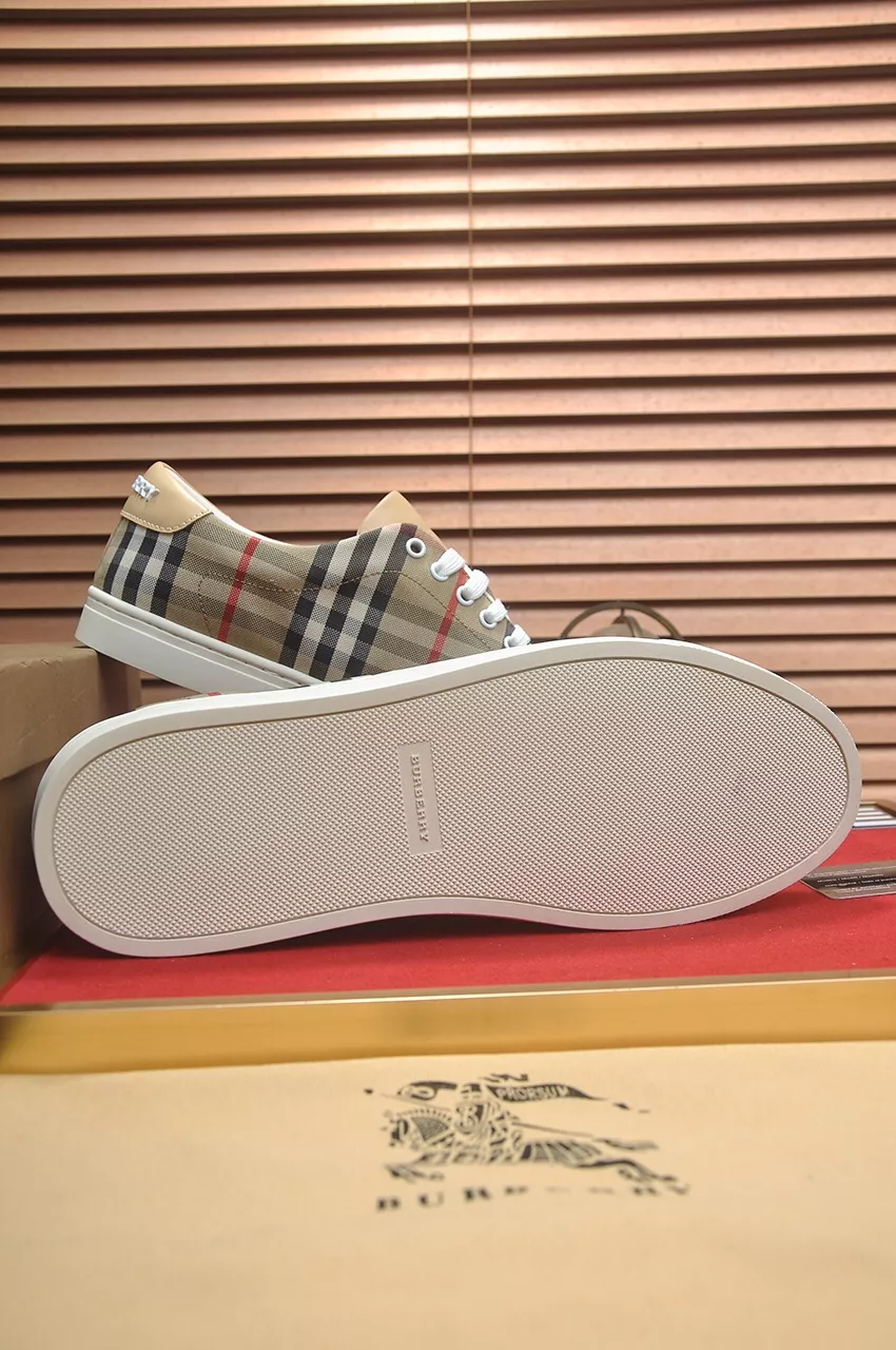 Burberry Casual Shoes For Men Minimalist 3656