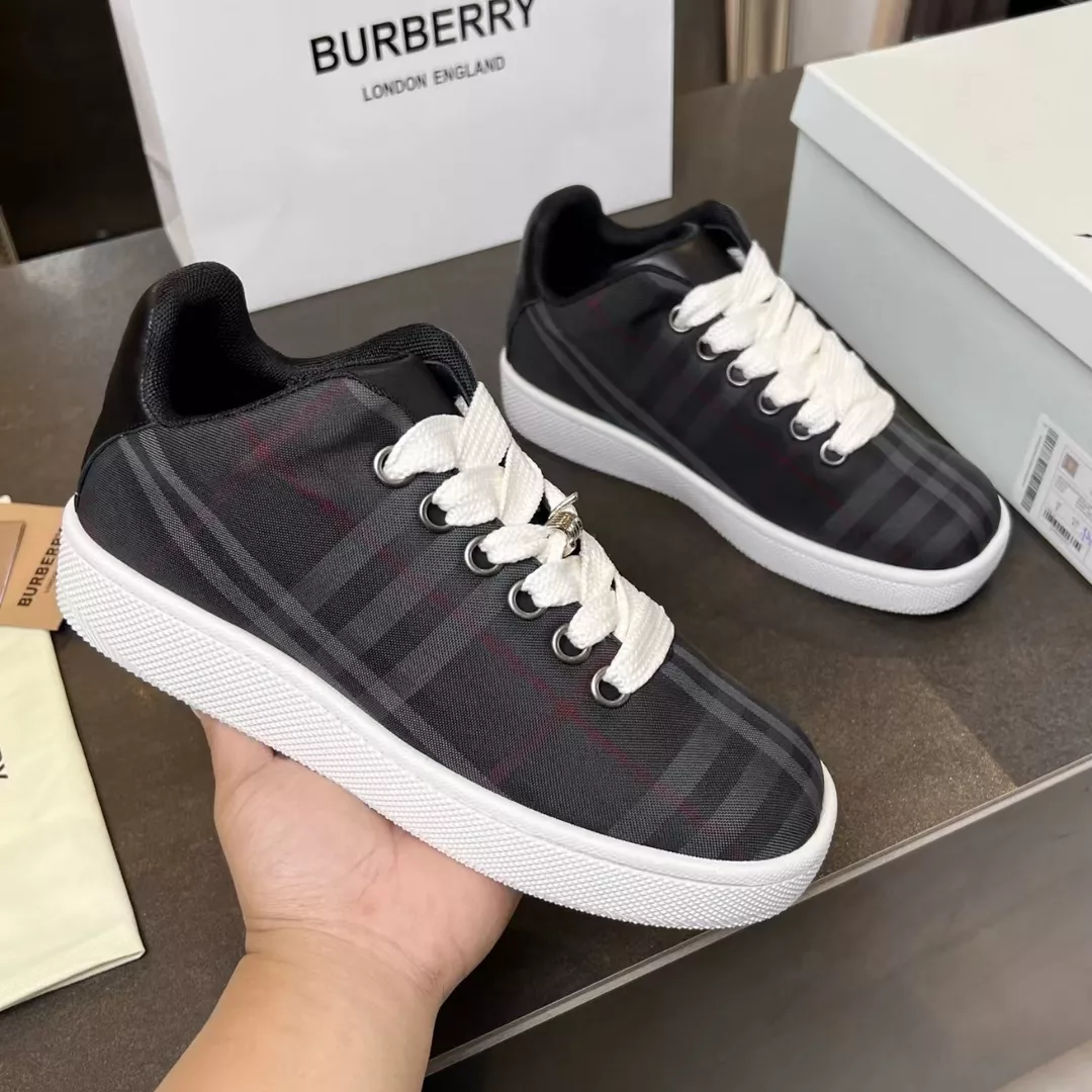 Burberry Casual Shoes For Men Minimalist 7856