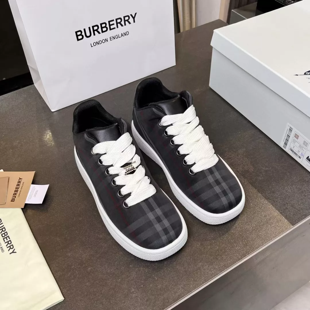 Burberry Casual Shoes For Men Minimalist 7856