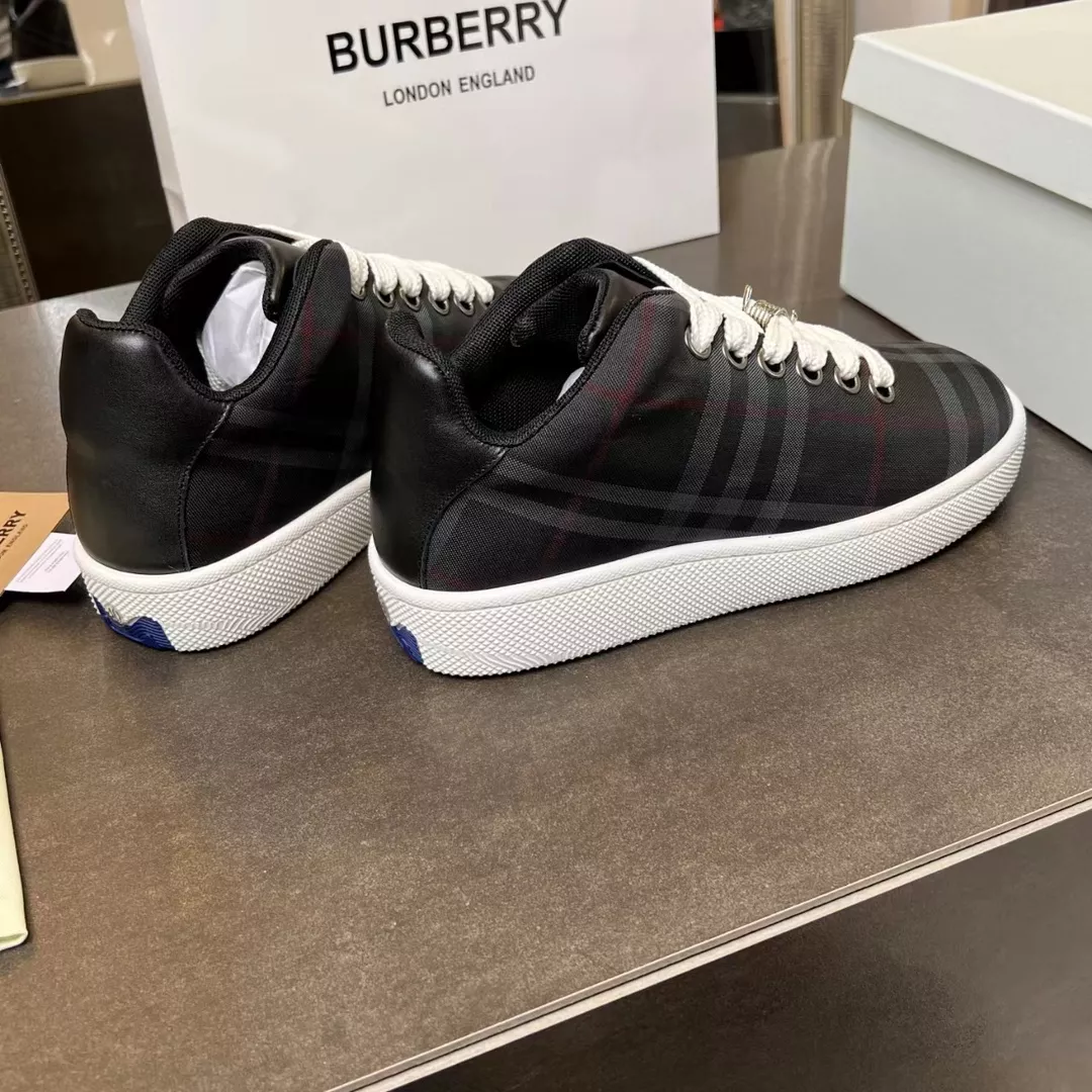 Burberry Casual Shoes For Men Minimalist 7856