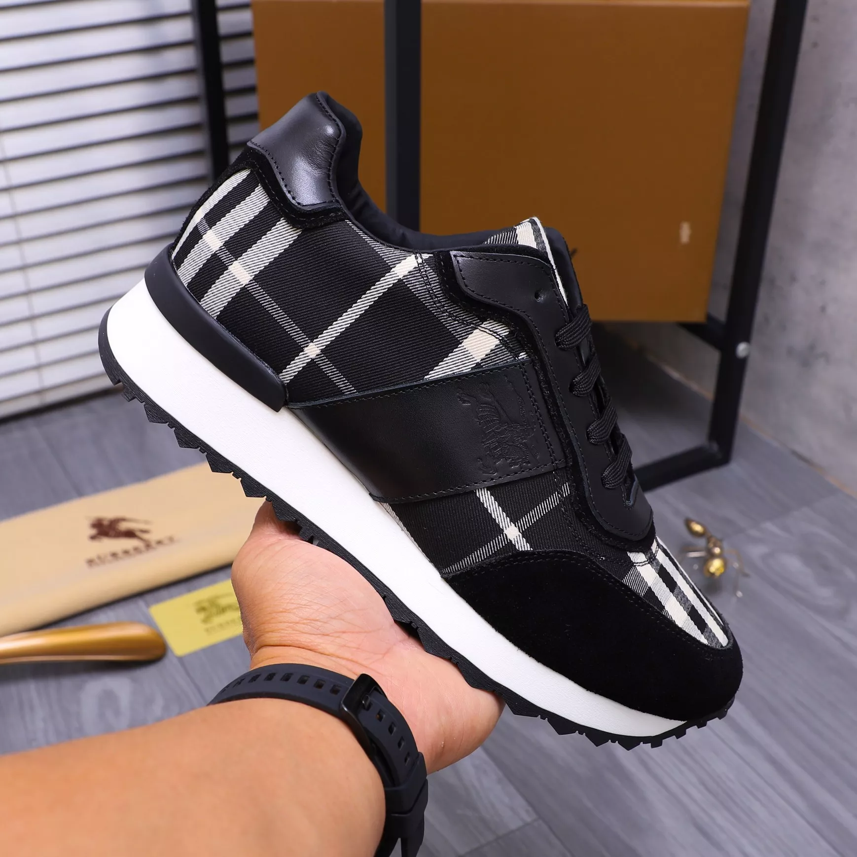 Burberry Casual Shoes For Men Minimalist 9752