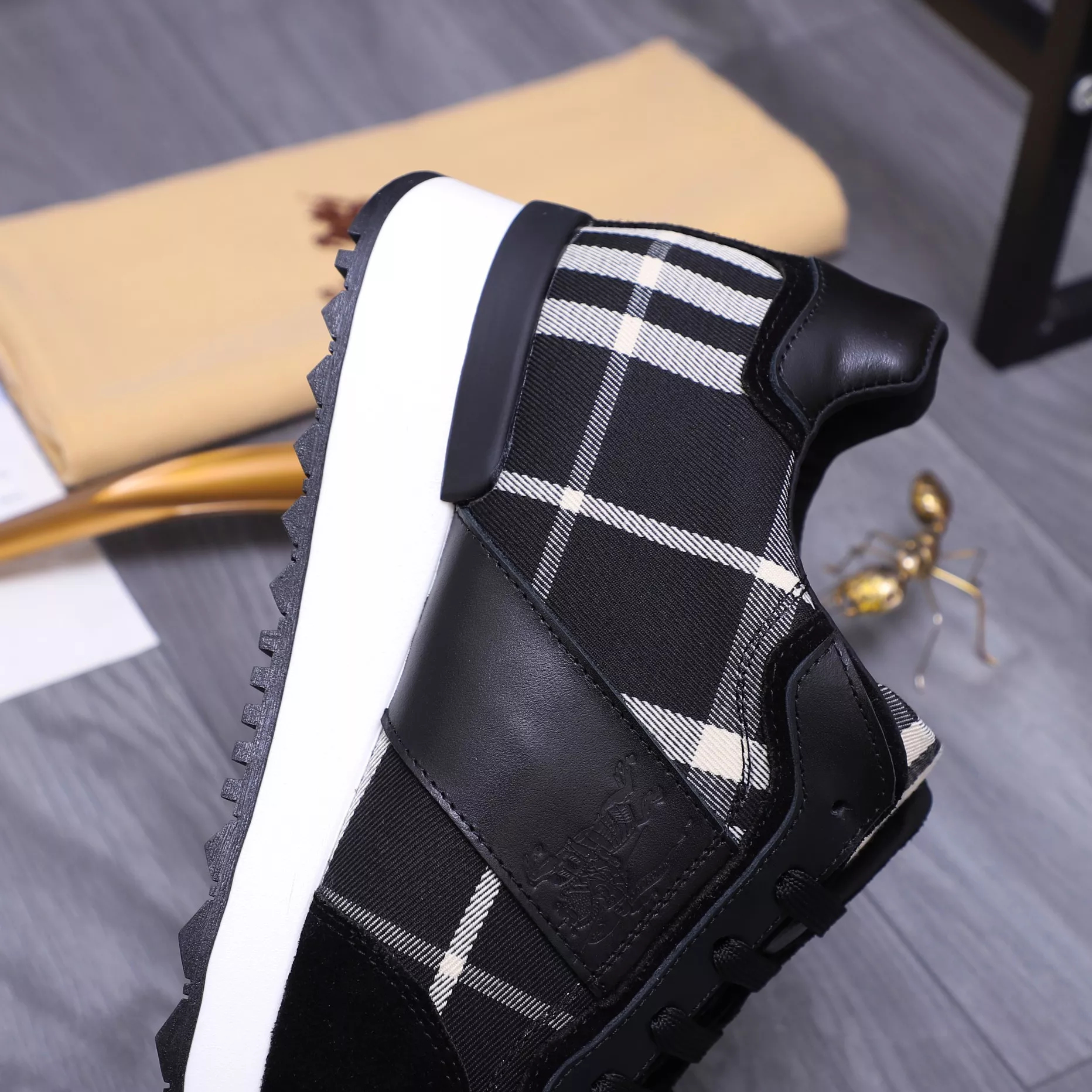 Burberry Casual Shoes For Men Minimalist 9752