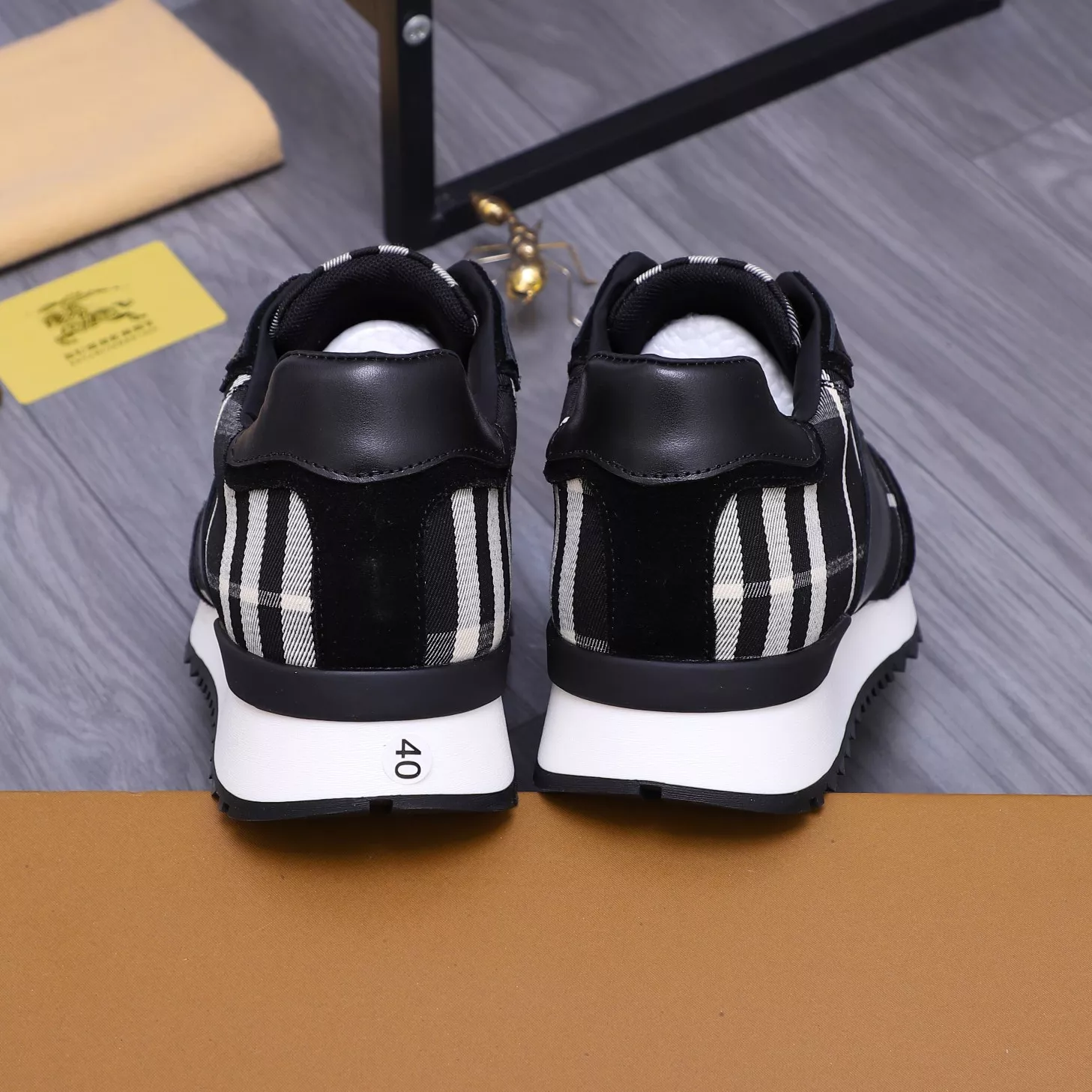 Burberry Casual Shoes For Men Minimalist 9752