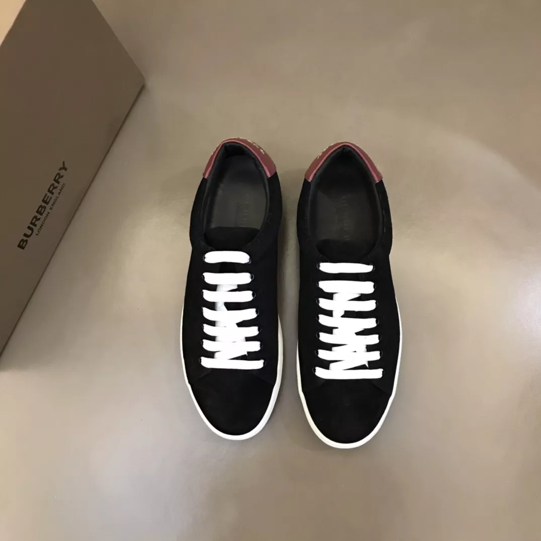 Burberry Casual Shoes For Men Modern 6343