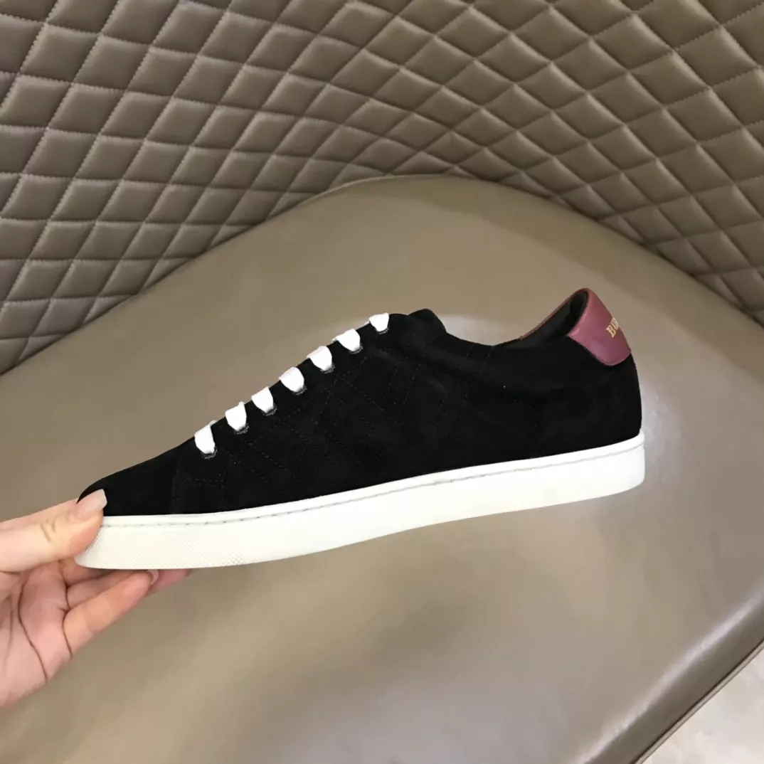 Burberry Casual Shoes For Men Modern 6343
