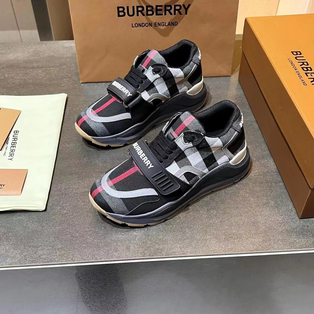 Burberry Casual Shoes For Men Modern 6472