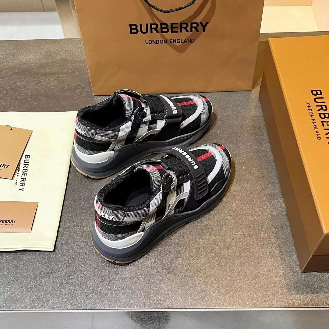 Burberry Casual Shoes For Men Modern 6472