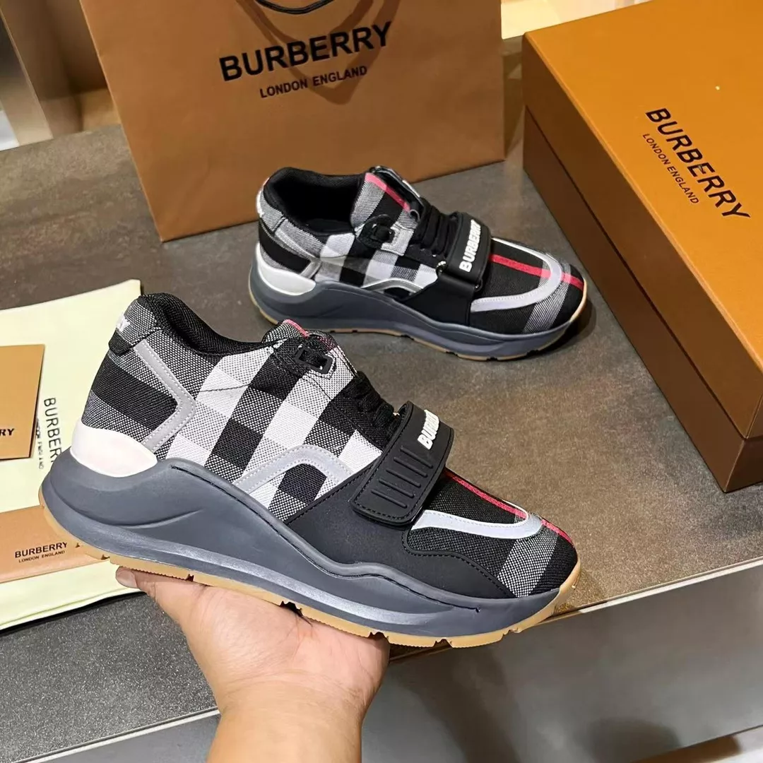 Burberry Casual Shoes For Men Modern 6472