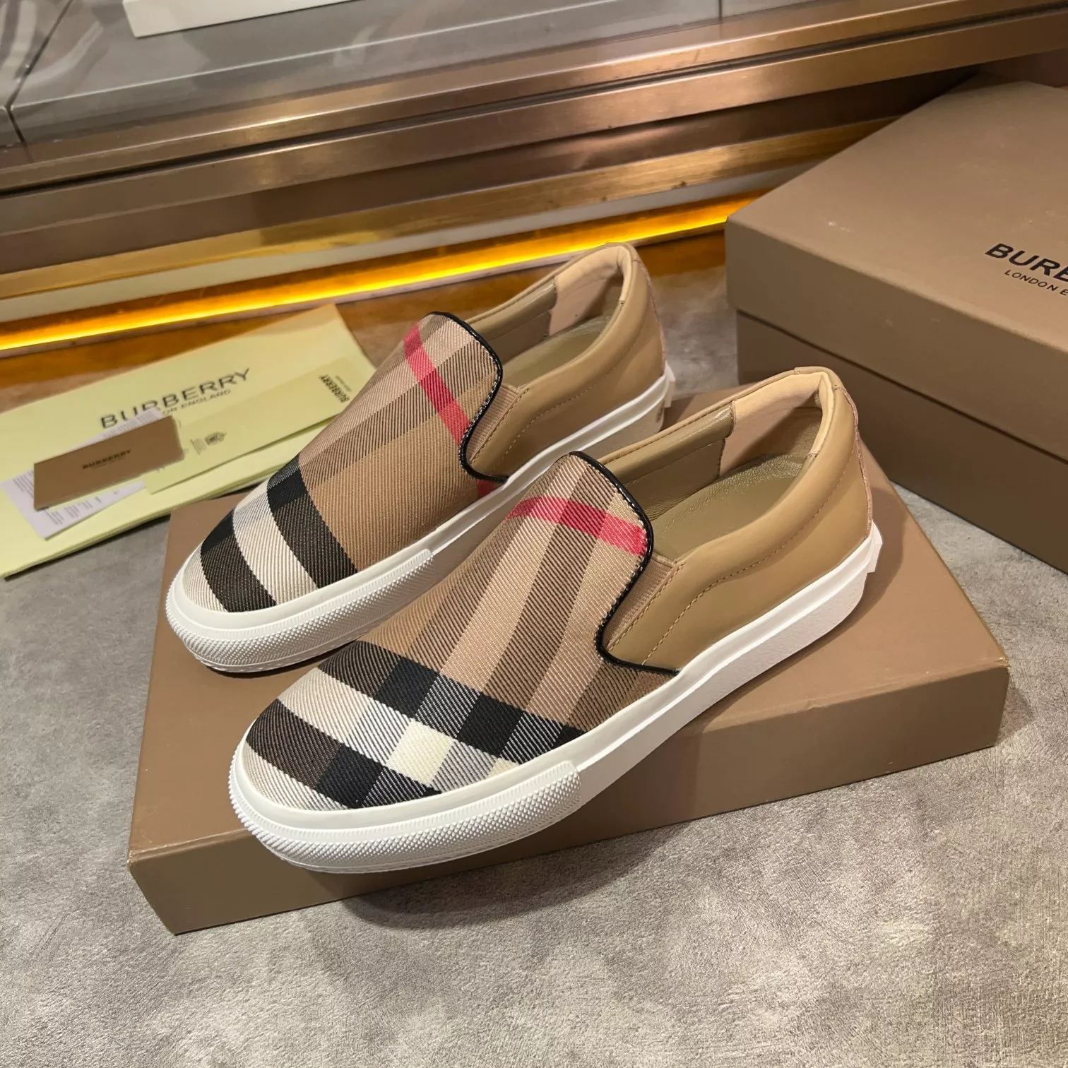 Burberry Casual Shoes For Men NewStyle 7359