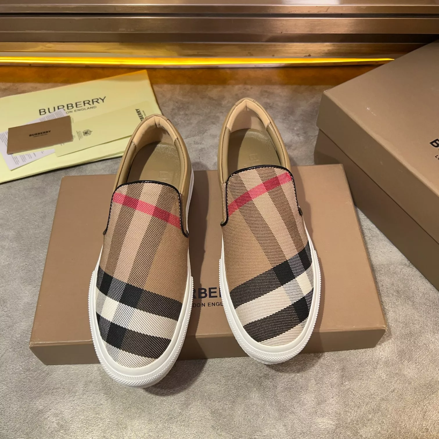 Burberry Casual Shoes For Men NewStyle 7359
