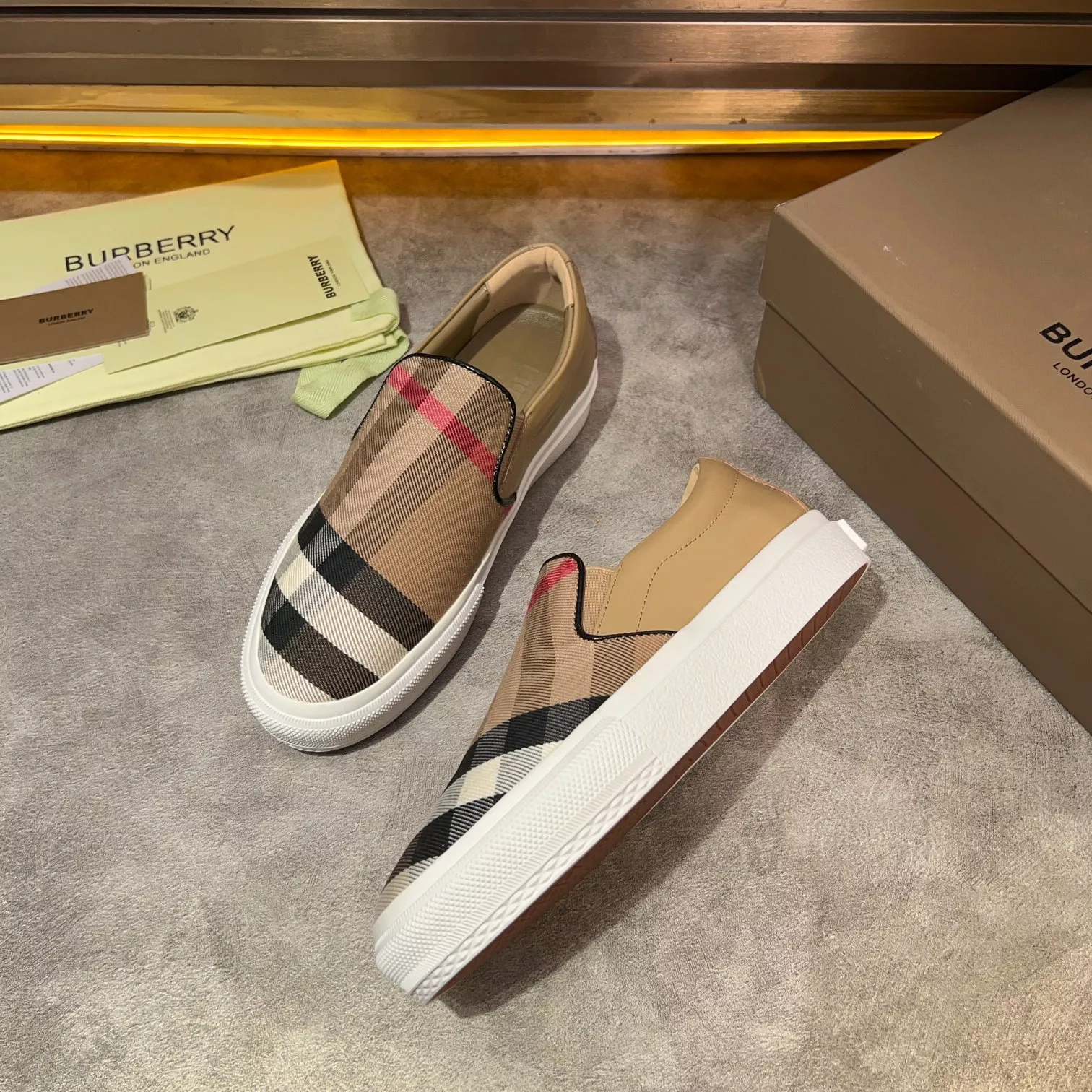 Burberry Casual Shoes For Men NewStyle 7359