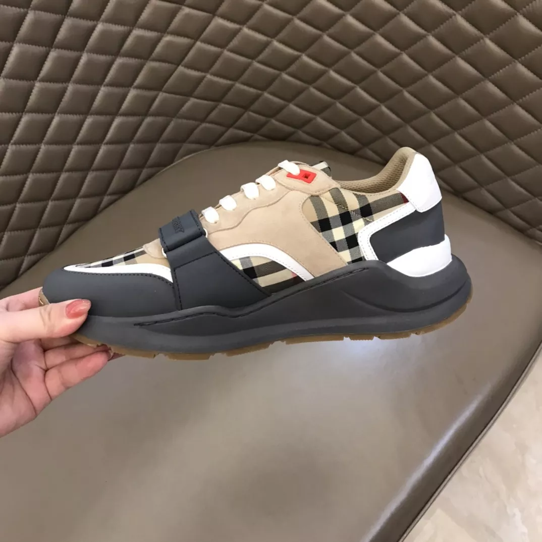 Burberry Casual Shoes For Men Popular 9528