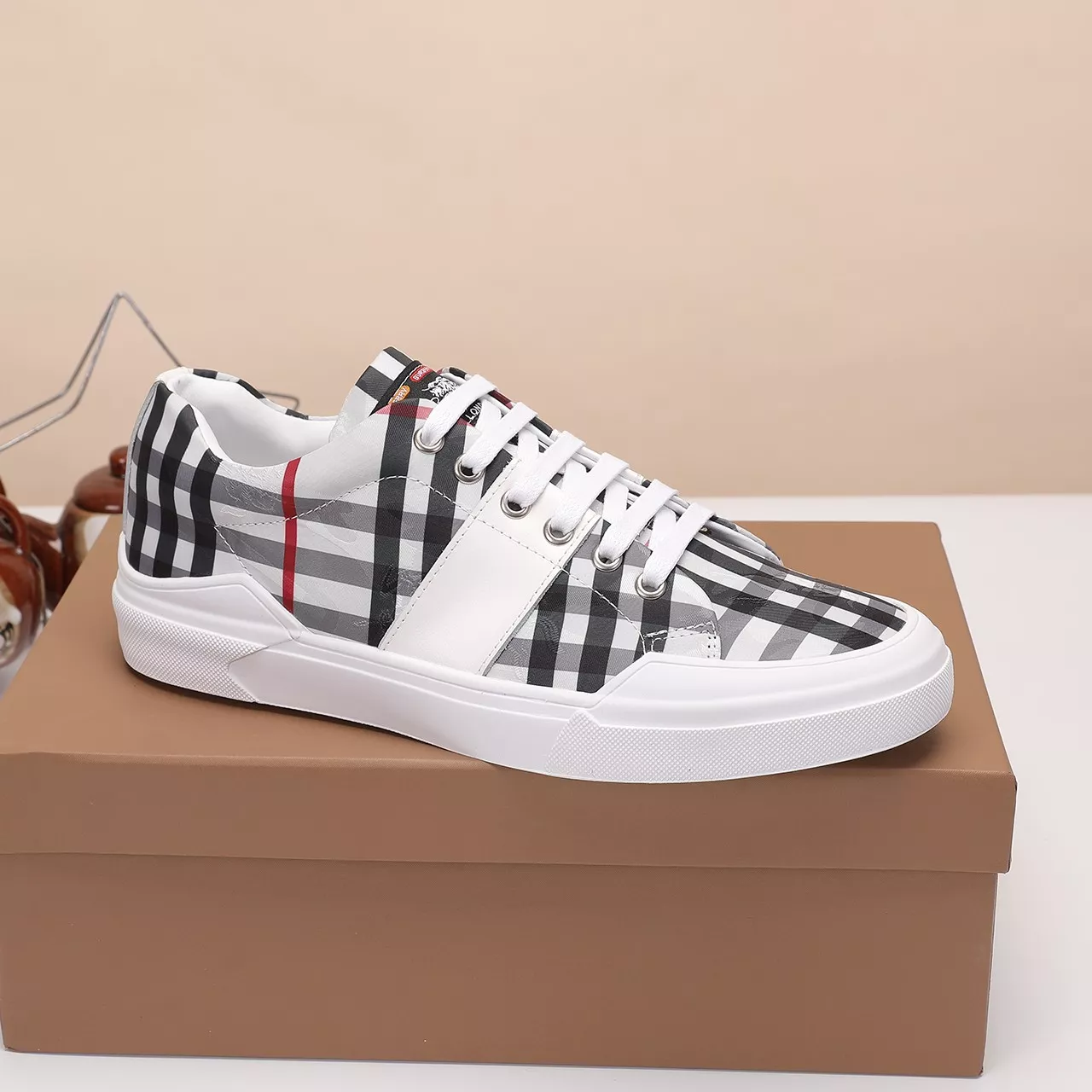 Burberry Casual Shoes For Men Practical 958