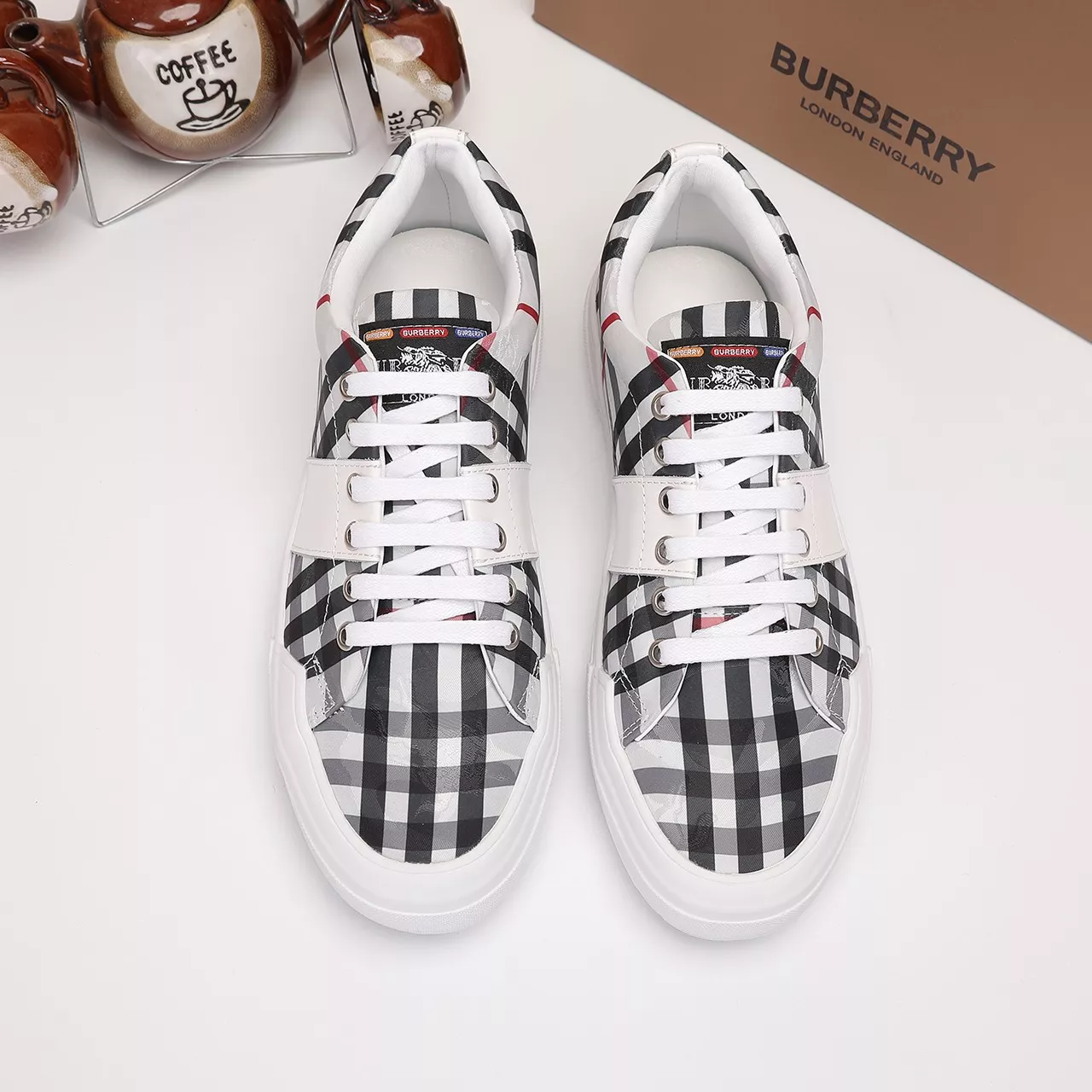 Burberry Casual Shoes For Men Practical 958