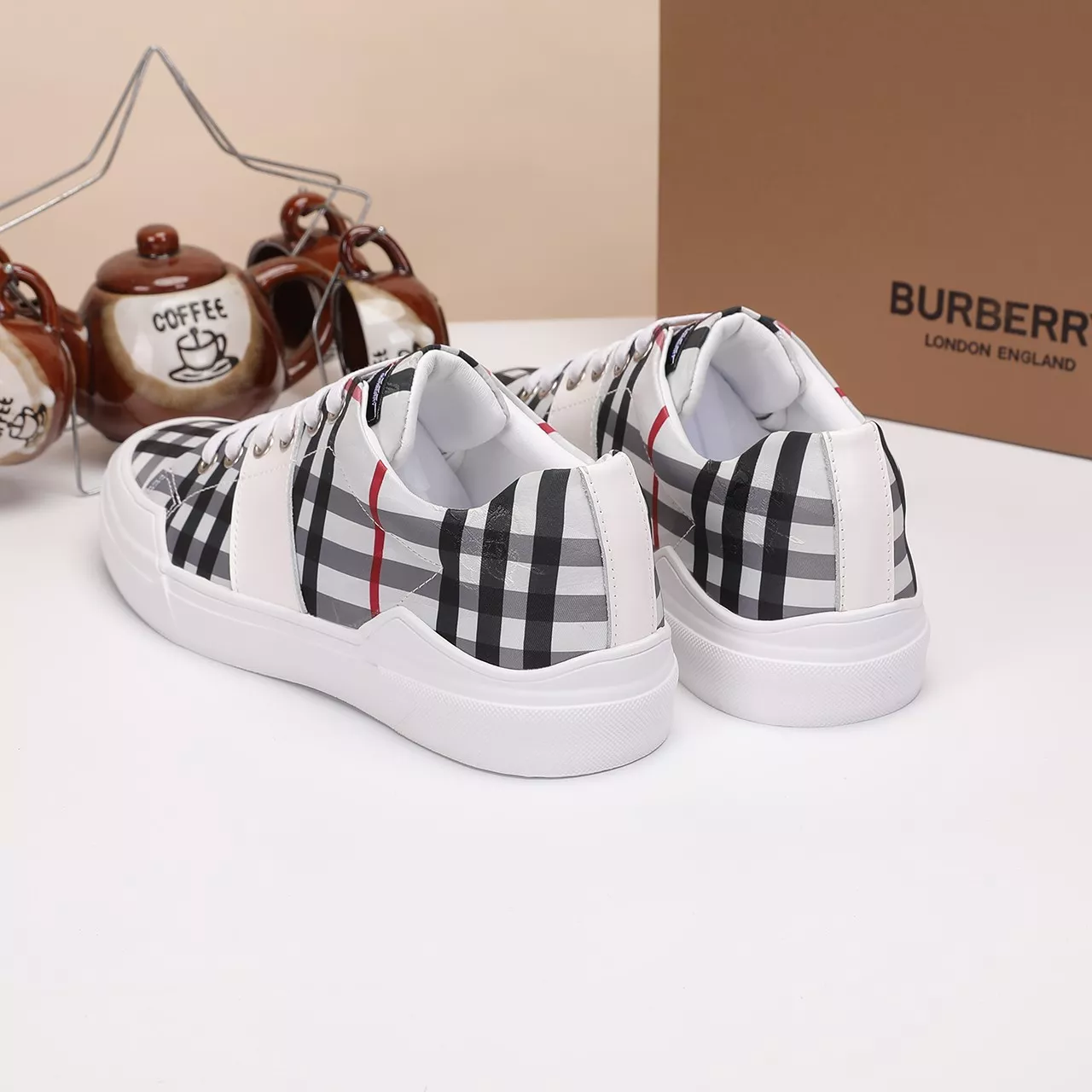 Burberry Casual Shoes For Men Practical 958