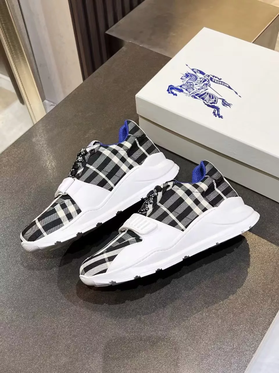 Burberry Casual Shoes For Men Reliable 7223