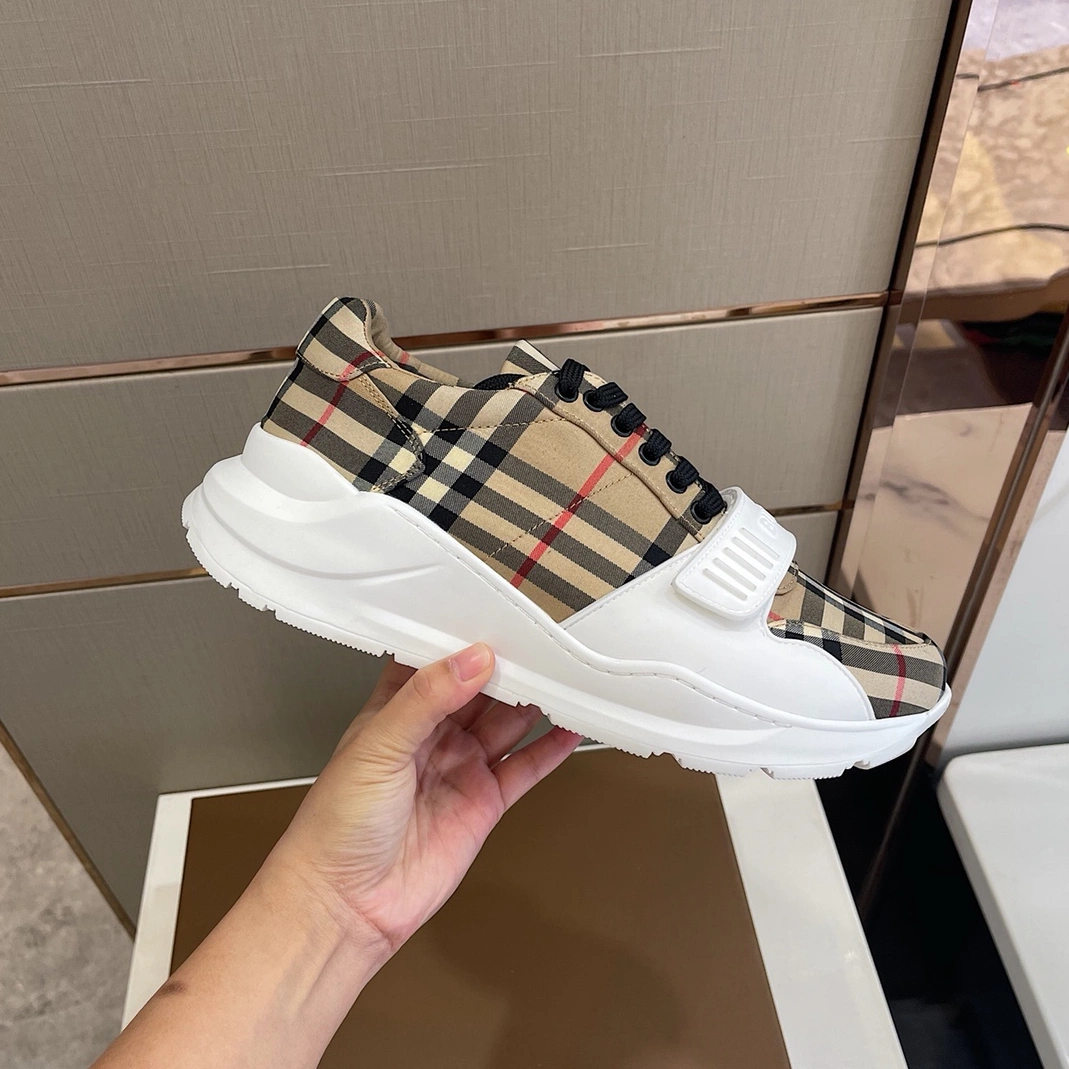 Burberry Casual Shoes For Men Reliable 8097