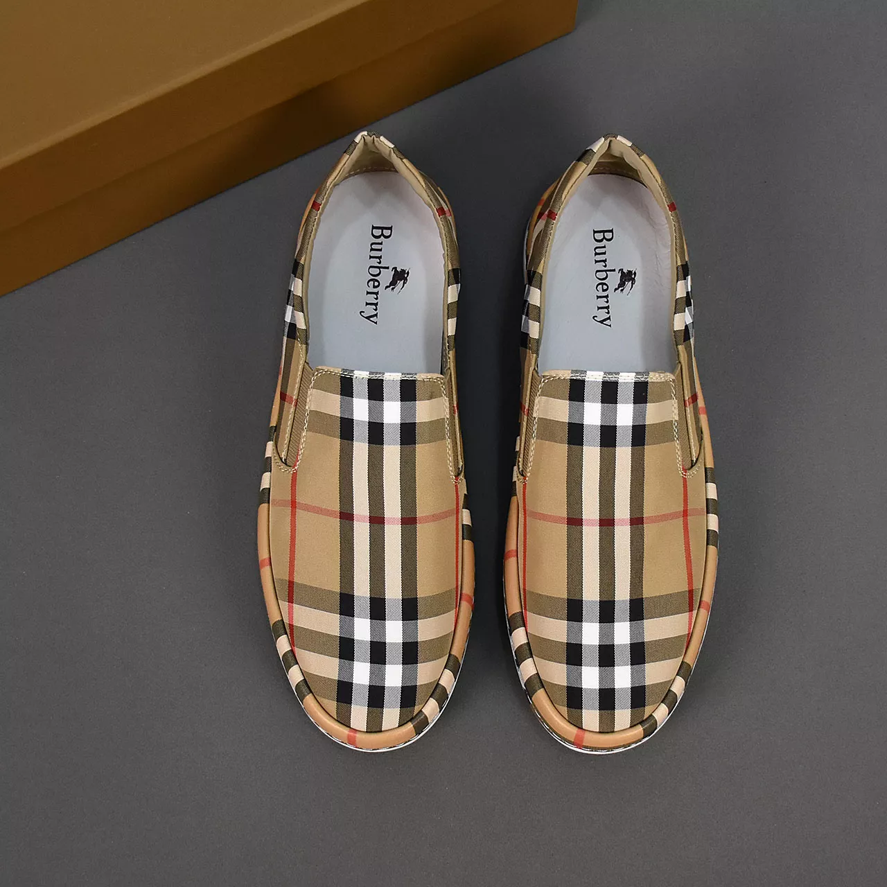 Burberry Casual Shoes For Men Resilient 1853
