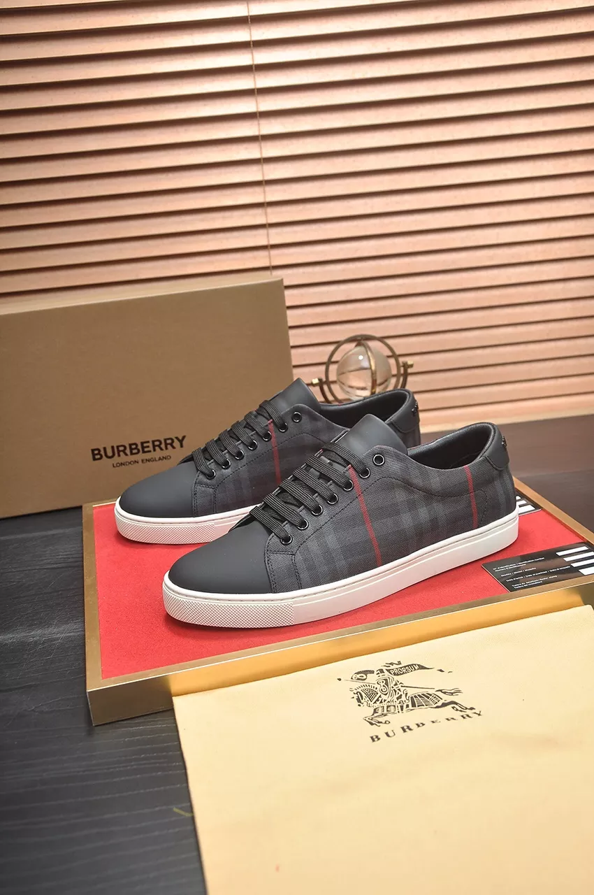 Burberry Casual Shoes For Men Resilient 9997