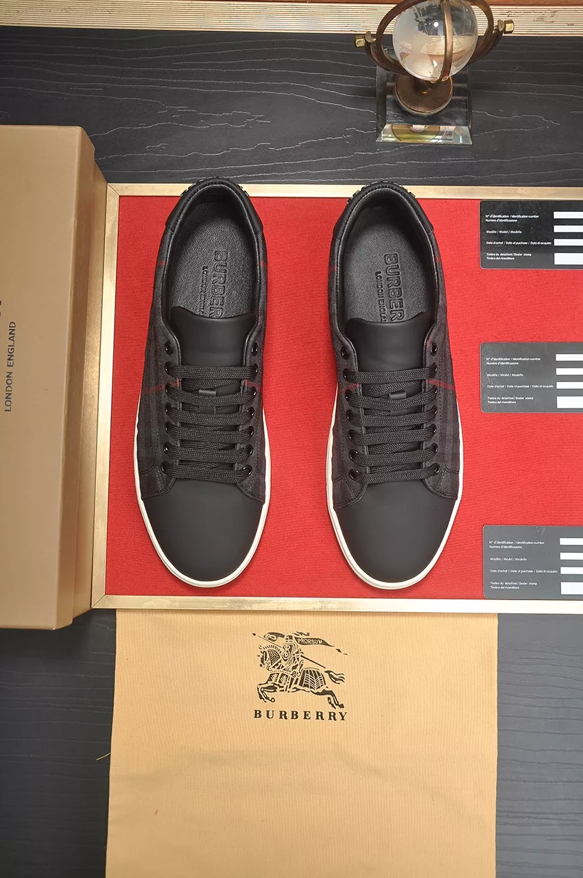 Burberry Casual Shoes For Men Resilient 9997